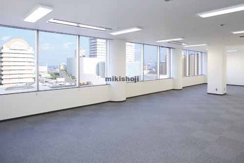 神戸ファッションマート 貸室内1