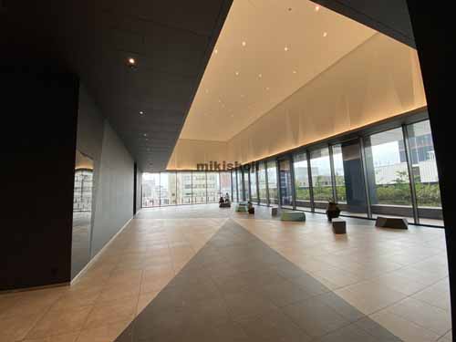 南船場のクオーツ心斎橋ビル エレベーターホール3