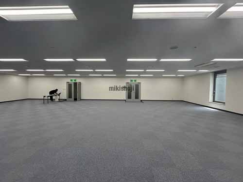 紙与博多ビル 貸室内1