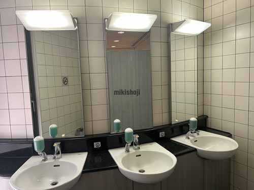 紙与博多ビル 水回り1