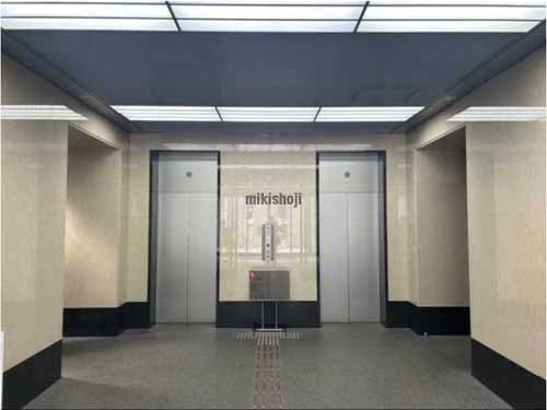 天神の紙与渡辺ビル エレベーターホール1