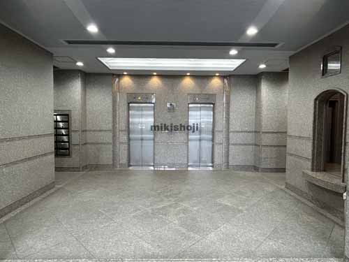 ヴィトリアビル エレベーターホール1
