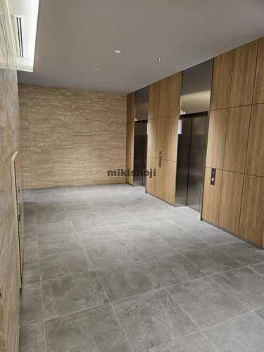 東比恵ビジネスセンターⅢ エレベーターホール1