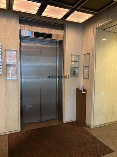銀座の銀座コティビル エレベーターホール1
