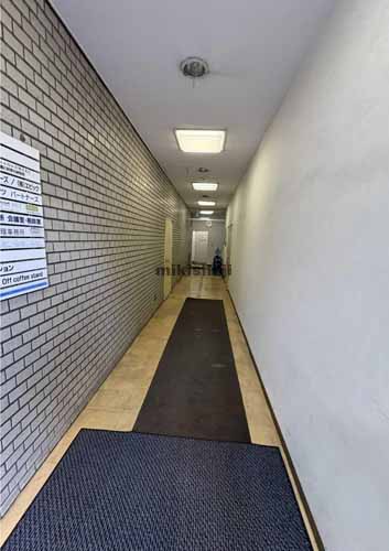 麹町秋山ビルディング エントランス1