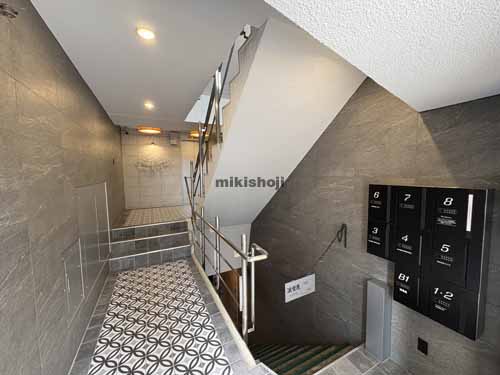 新宿・歌舞伎町の新宿君嶋ビル エントランス2