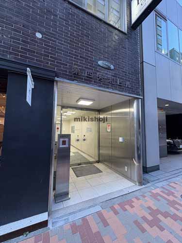 銀座の第４秀和ビル エントランス1
