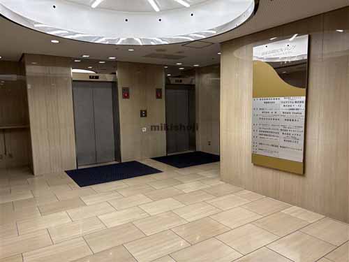 新宿国際ビル（新館） エレベーターホール1
