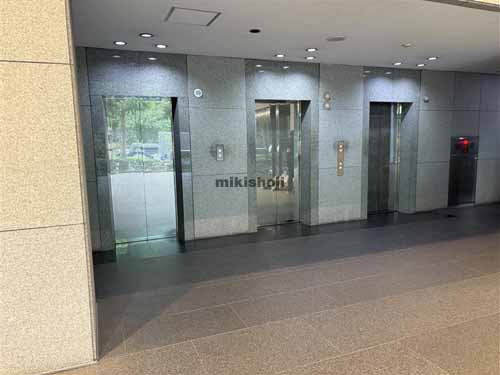 住友不動産西新宿ビル３号館 エレベーターホール1