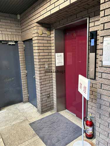 西新宿の山口ビル（第１山口ビル） エレベーターホール1