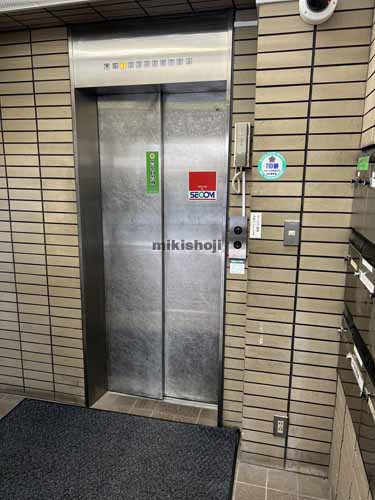 文銭堂ビル エレベーターホール1