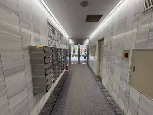 新宿・歌舞伎町の新宿セブンビル エントランス2