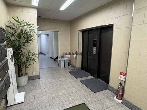 西脇ビル エレベーターホール1