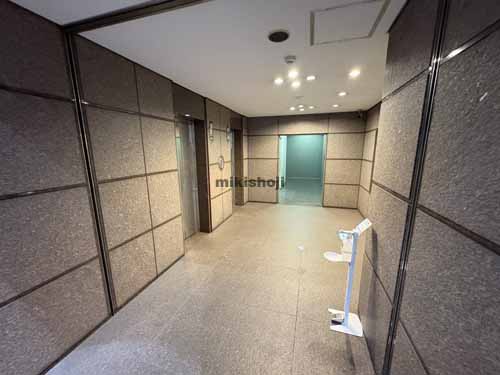 麹町鶴屋八幡ビル エレベーターホール1