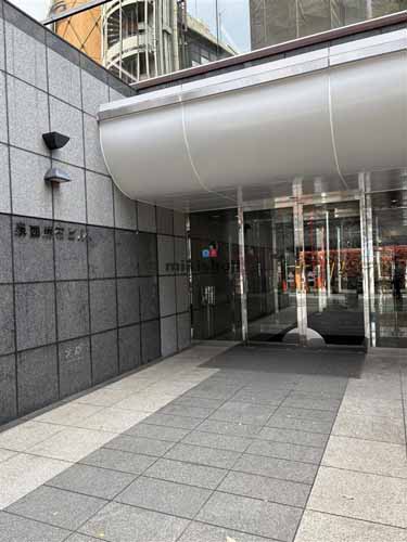 西麻布の泉西麻布ビル エントランス1