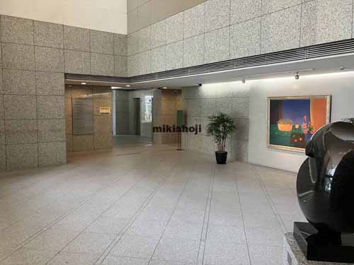 新橋の東京美術倶楽部ビルディング エントランス2