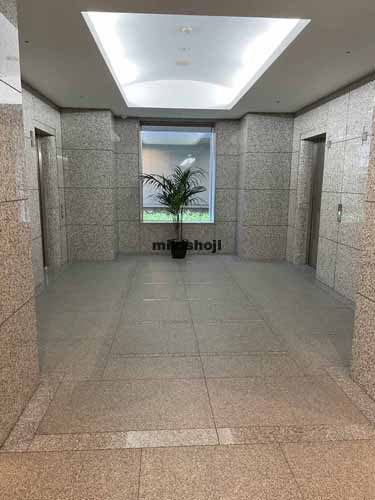 新橋の東京美術倶楽部ビルディング エレベーターホール3