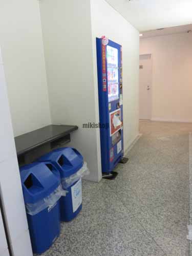 泉館文人通り エントランス4