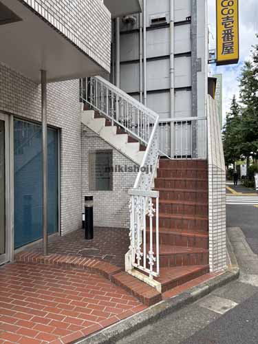 レック御成門川名ビル エントランス2