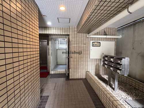 新宿・歌舞伎町のＡＮビル エントランス2