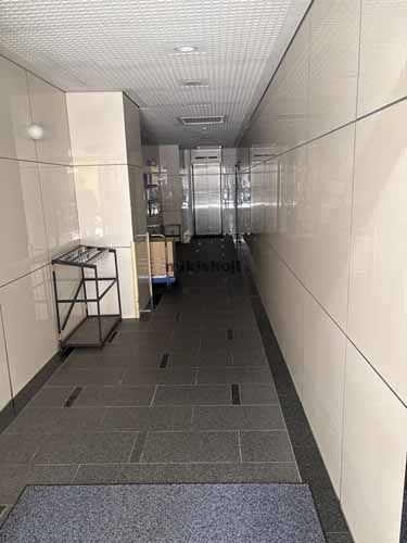 日本橋馬喰町・横山町のイワモトビル エレベーターホール1