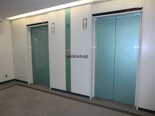 赤坂パークビル エレベーターホール1