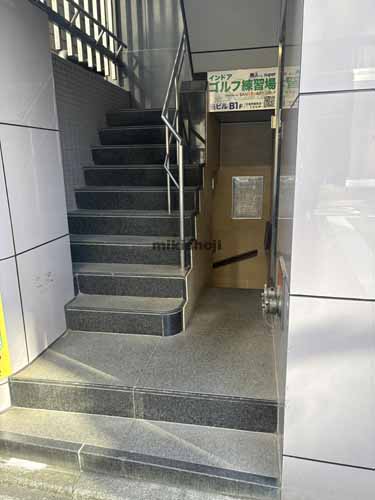 東英九段ビル エントランス1