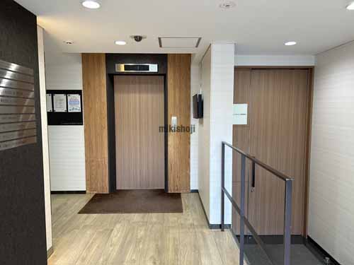 三田のＴＡＭＡ　ＷＯＯＤＹ　ＧＡＴＥ　ＭＩＴＡ エレベーターホール1