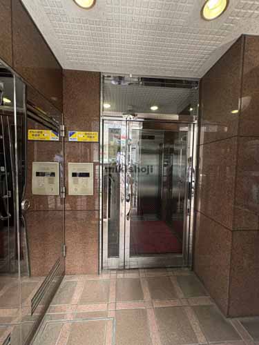 神南のエフビル エントランス1