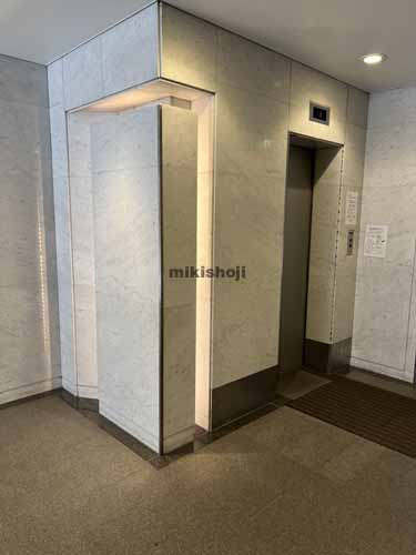 神田神保町のいちご神保町ビル エレベーターホール1