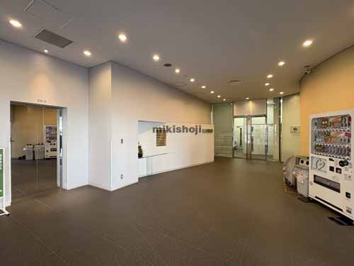 六行会総合ビル エントランス1