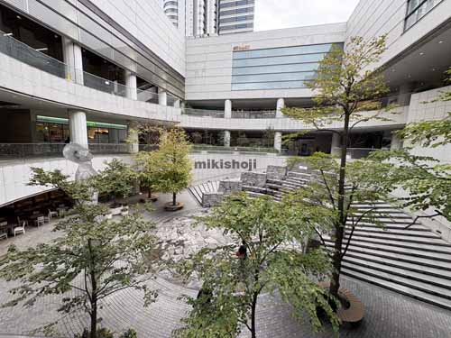 西新宿の東京オペラシティビル 付帯設備10