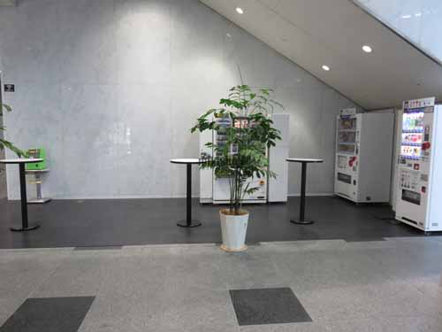 青海フロンティアビル エントランス1