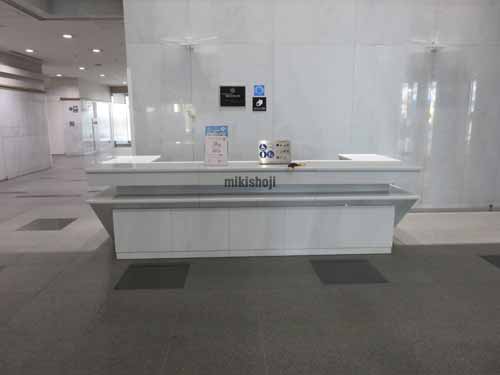 青海フロンティアビル エントランス4