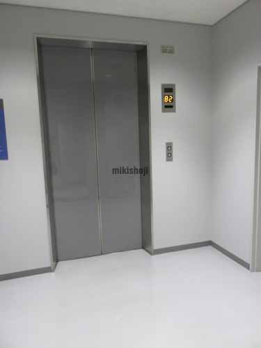 青海フロンティアビル エレベーターホール6