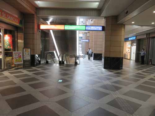 キャロットタワー エントランス2