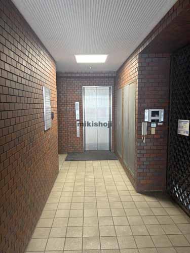 神田神保町のアオキビスポークビル エレベーターホール1