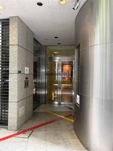 日本橋室町の室一ビル エントランス1