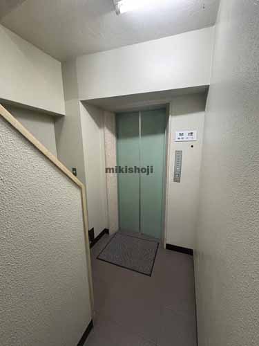 一ノ瀬ビル エレベーターホール1