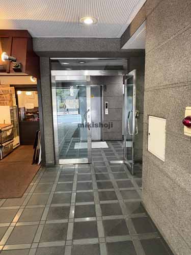 二番町・三番町・六番町の麹町駅プラザ エントランス1