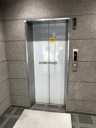二番町・三番町・六番町の麹町駅プラザ エレベーターホール1