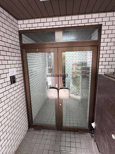 神田神保町のアイエムビル エントランス1