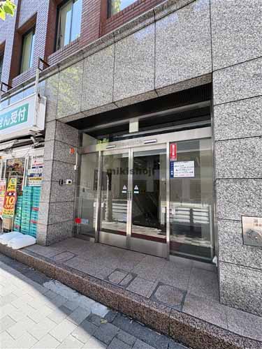 赤坂周山ビル エントランス1