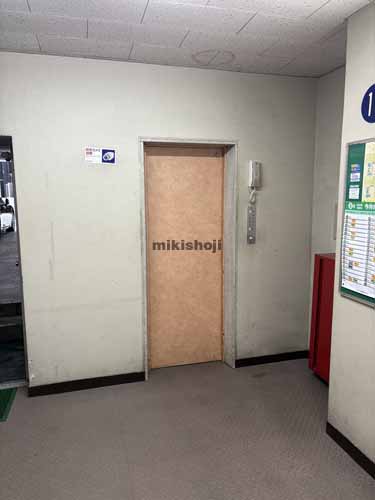新宿・歌舞伎町の新宿中公ビル・御苑グリーンハイツ エレベーターホール1