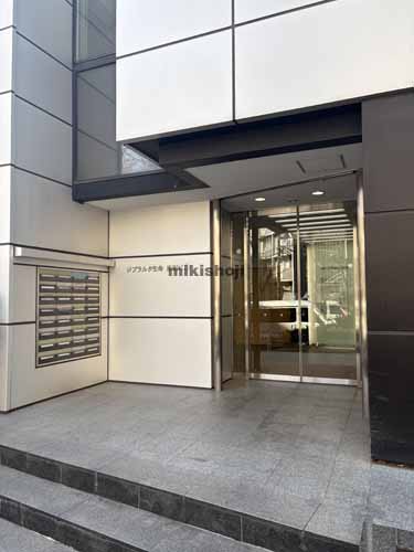 ジブラルタ生命原宿ビル エントランス1