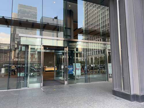 新丸の内ビルディング エントランス1