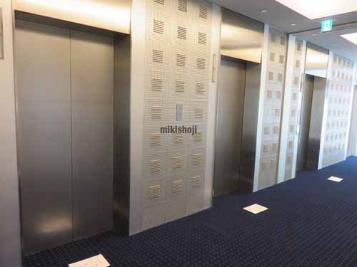 円山町の渋谷プライムプラザ エレベーターホール1