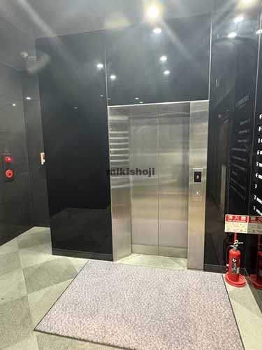 近鉄新宿御苑ビル エレベーターホール1