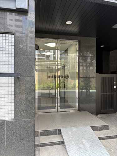 田嶋ビル エントランス1