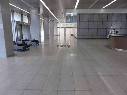 幕張ベイタワー エントランス4